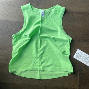 Swiftly ventilated running tank new